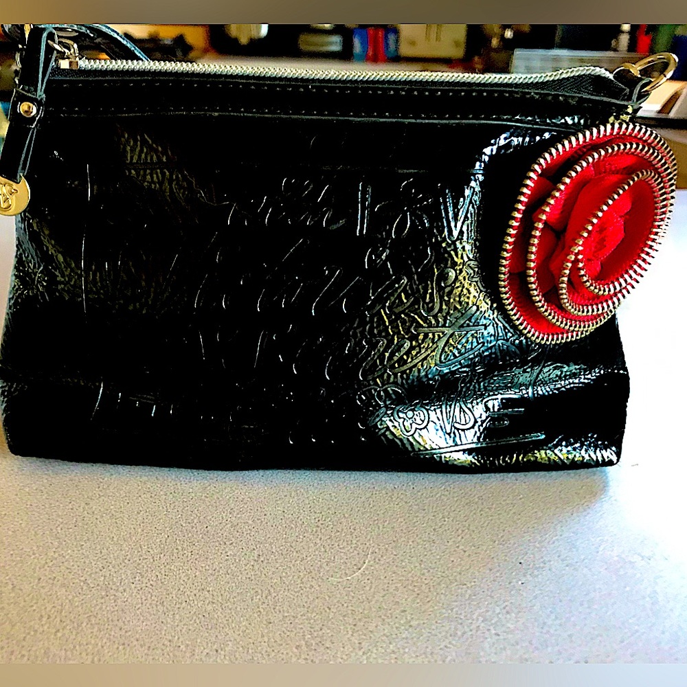 A beautiful Victoria’s Secret’s make up bag in excellent pre owned condition